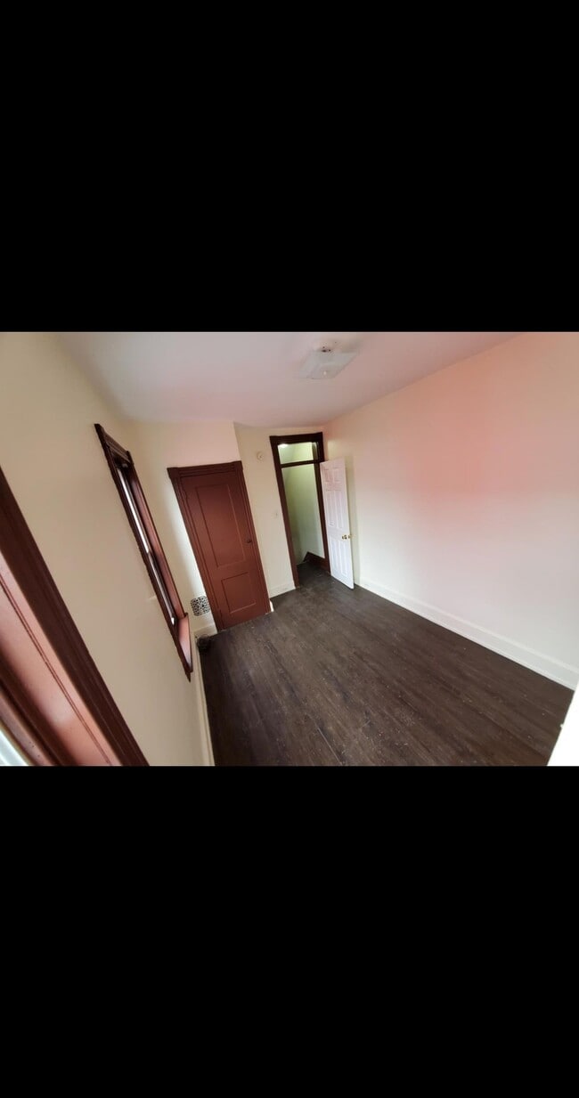 Building Photo - 826 schuylkill ave