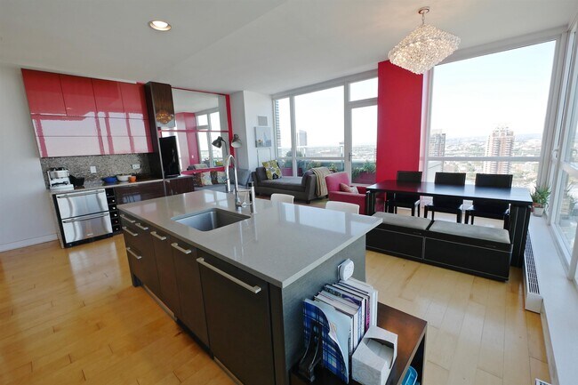 Building Photo - 2 2nd St