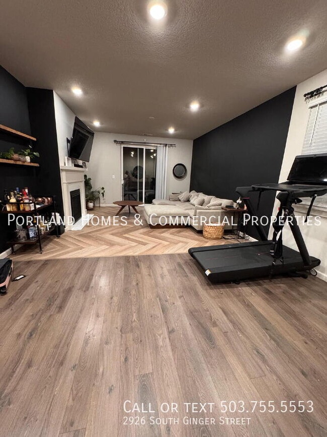 Building Photo - 2926 S Ginger St