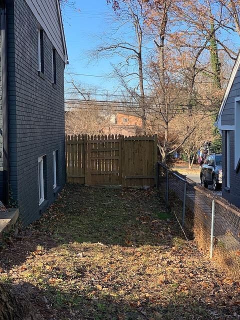 Building Photo - 9609 Montgomery Dr