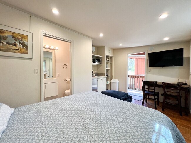 Building Photo - 3138 Browns Valley Rd