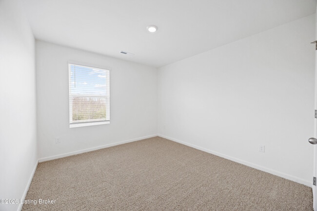 Building Photo - 284 Zelcova Dr