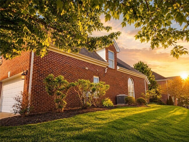 Building Photo - 819 Strasburg Dr