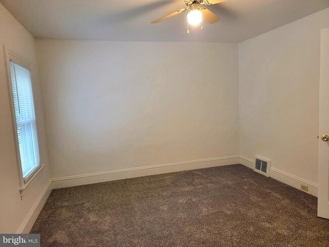 Building Photo - 1138 Lehigh St