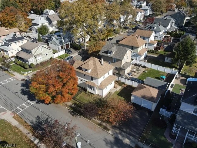 Building Photo - 76 Franklin Ave