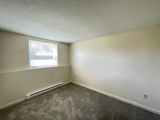 Building Photo - 173 Loudon Rd