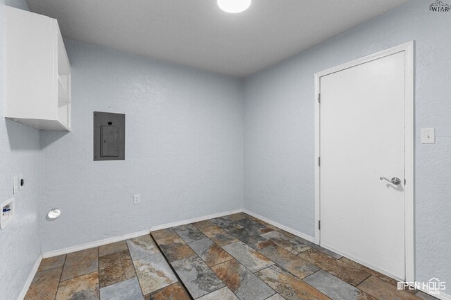 Building Photo - 212 Dirks Dr