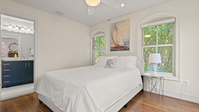 Building Photo - Waterfront living in the heart of Canton!