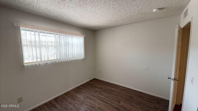Building Photo - 4418 N 53rd Ln