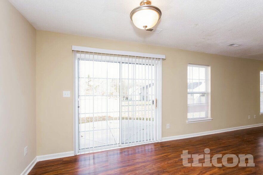 Building Photo - 3323 Mazen Ct