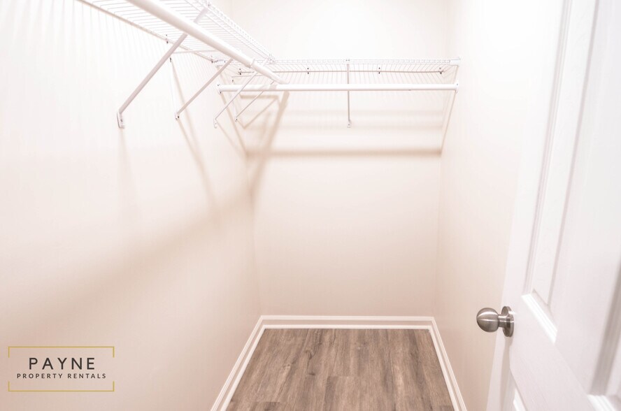 Building Photo - 1210 Zuber St