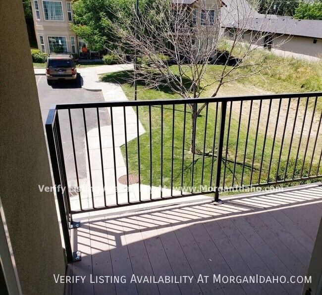 Building Photo - 10096 W Garverdale Ln