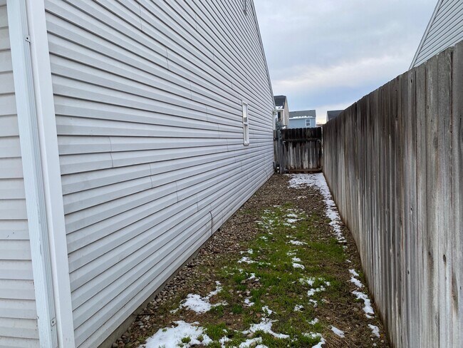 Building Photo - 3011 Woodbridge St