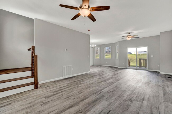 Building Photo - Stunning 4 Bedroom Home in Laurens