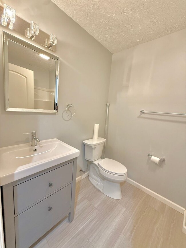 Building Photo - 3 Bedroom Ranch Home Available February, 2026 ($1,750 Monthly)