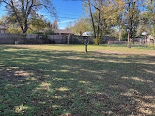 Large backyard - 5948 NW 60th St