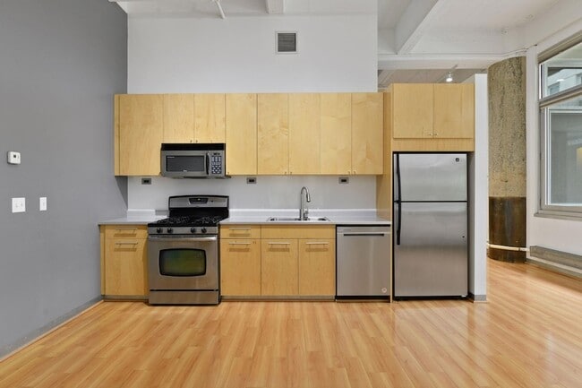 Building Photo - 700 N Washington Ave