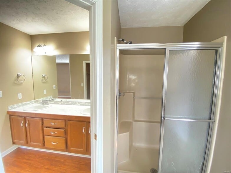 Building Photo - 1907 Woodrun Dr