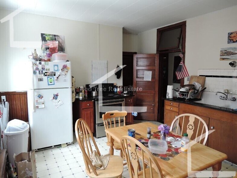 Building Photo - 35 Long Ave