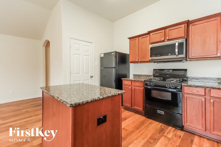 Building Photo - 9846 Onyx Trail Dr