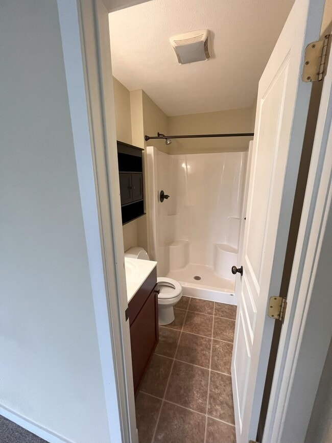 Building Photo - End Unit 3 Bedroom Townhouse in Harrisonburg