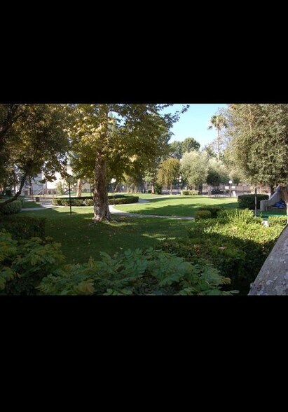 Building Photo - 7651 Reseda Blvd