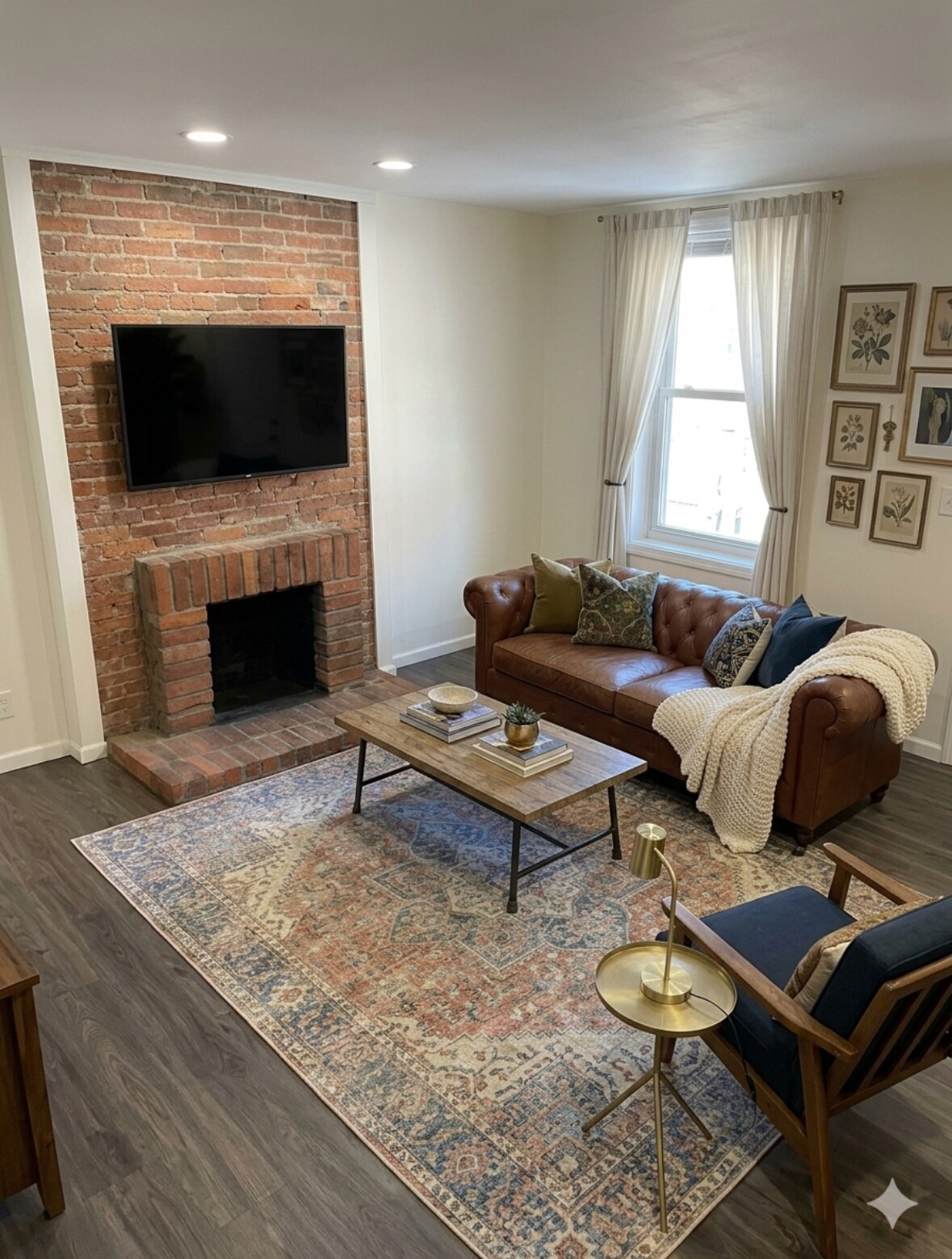 Living room - 1619 Mansfield St