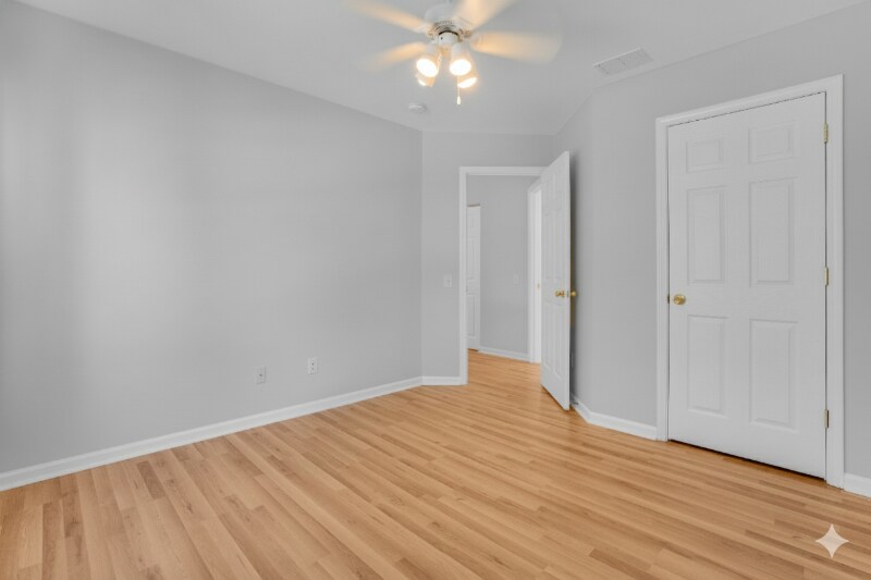 Building Photo - 9237 Bellegarde Dr