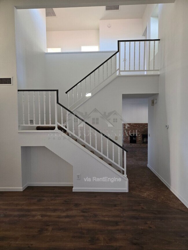 Building Photo - 4314 E Silverwood Dr