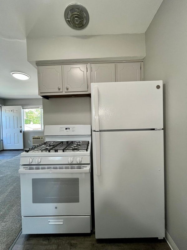 Building Photo - 4441 Oakwood