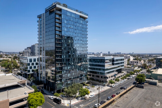 Building Photo - Sky Hollywood