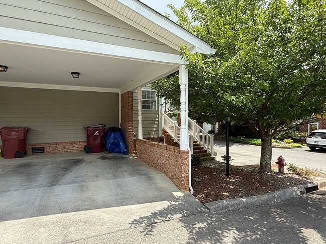 Building Photo - Beautiful Condo located in North Johnson City!