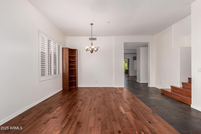 Building Photo - 10573 E Sheena Dr