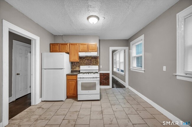 Building Photo - 80 Shepard St