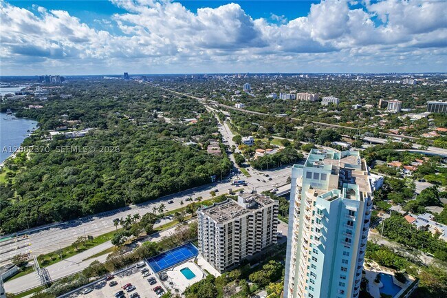 Building Photo - 2501 Brickell Ave