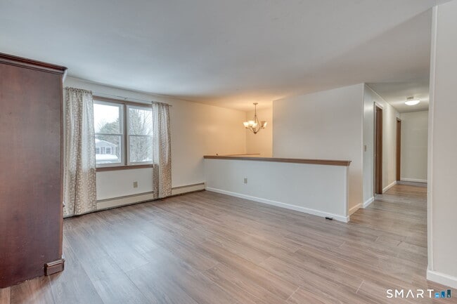 Building Photo - 5 Cutler Ln