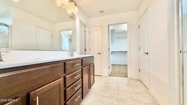 Building Photo - 10935 E Tesla Ave