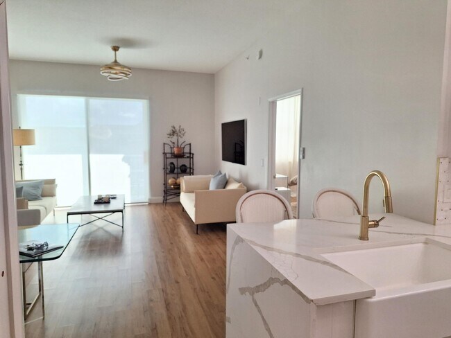 Building Photo - 804 E Windward Way