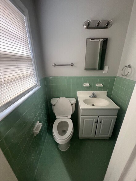 Building Photo - 4344 Walnut Hill Dr