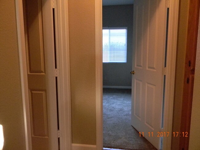 Building Photo - Roseville, Cresleigh Highlands, Near Galleria Mall, Single Story 3/4 Bed/office , Gardner, Patio ...