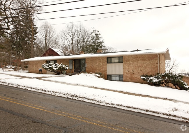 Primary Photo - Broadway Terrace