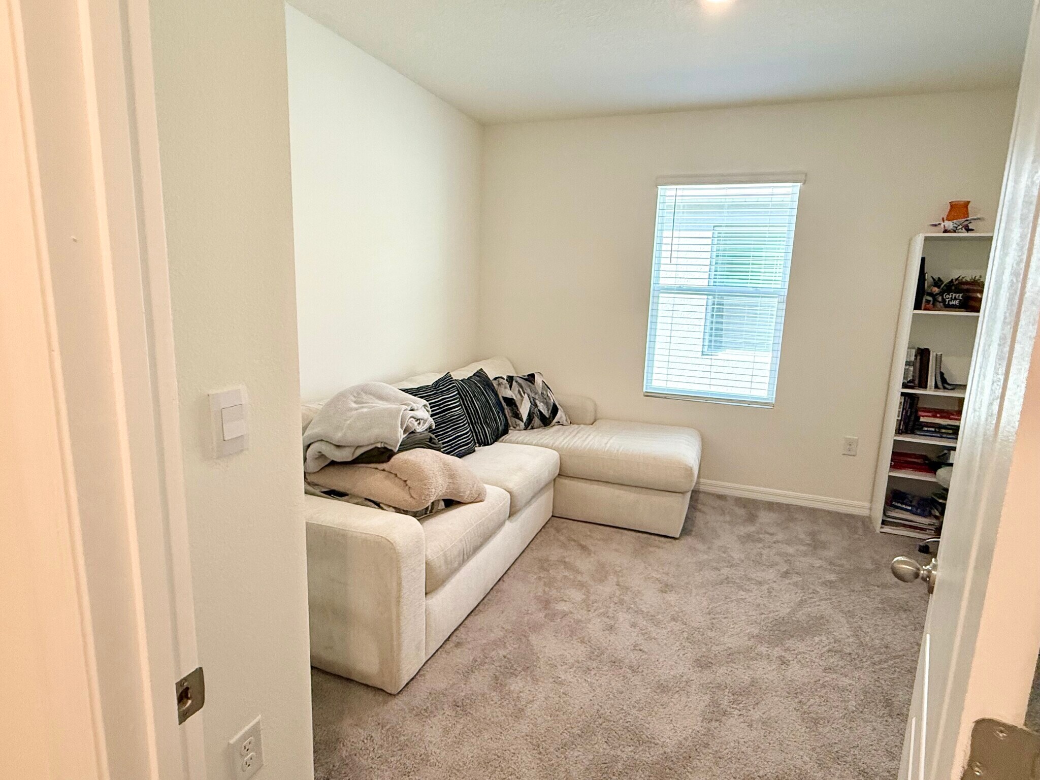 Building Photo - 13 Melogold Dr