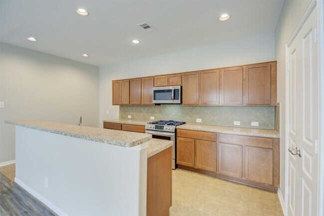 Building Photo - 6026 Burnet Bend Ave