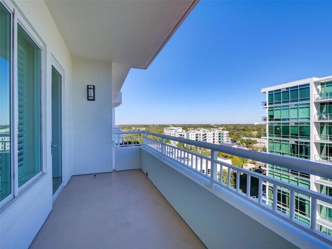 Building Photo - 100 S Eola Dr