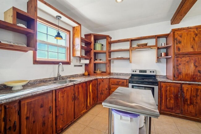 Building Photo - 2200 TX-21