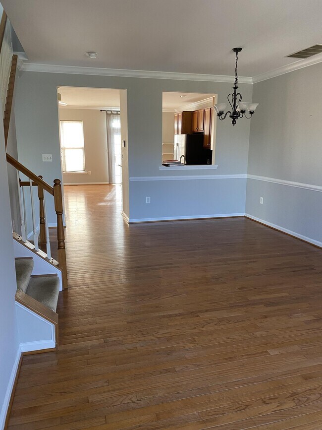 Building Photo - 13851 Palisades St