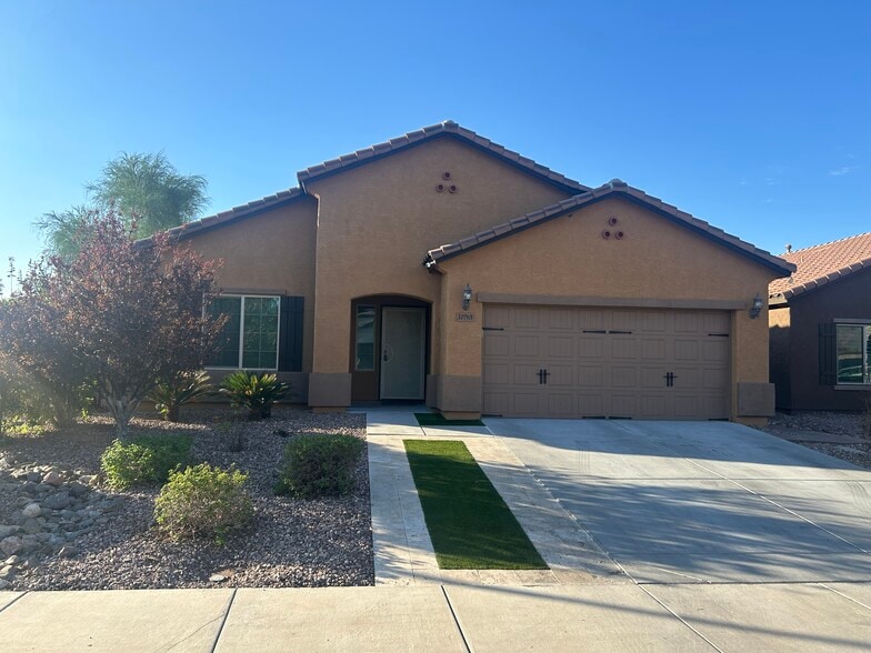Primary Photo - 10765 W Avenida del Rey