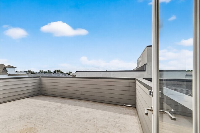 Building Photo - 1232 W 24th St