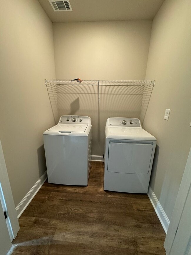 Building Photo - 4 Bedroom/4Bath off Will Hunter Rd. Pre-leasing Now!