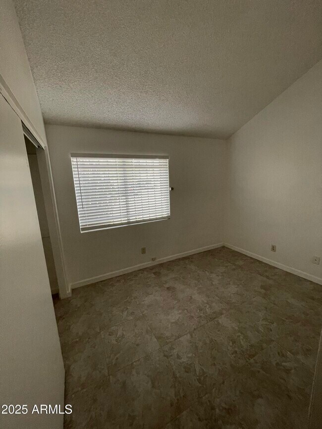 Building Photo - 6316 N 47th Ave